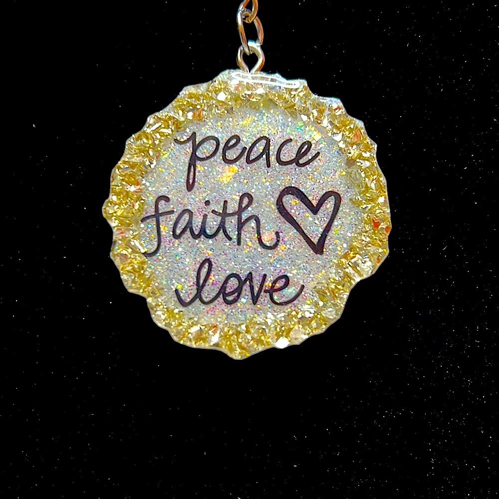 Resin keychain: “Peace, Faith, Love”🤍🖤